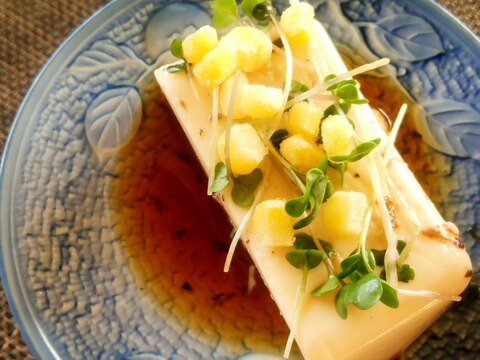 コーンとスプラウトの冷奴